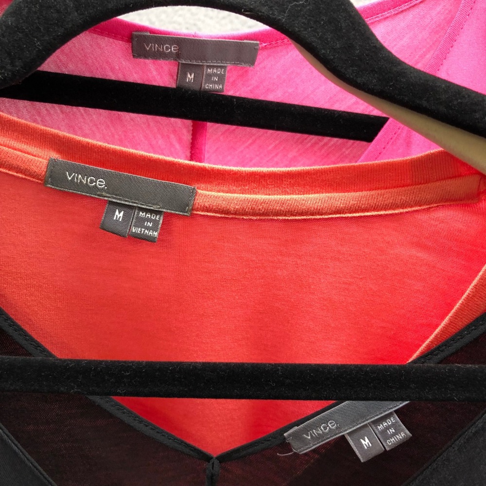 Vince V-Neck Tops Blouse Bundle Lot Womens Medium Black Coral Pink Rayon 3 Pack - Picture 7 of 10